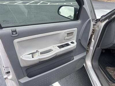 2005 Dodge Dakota SLT   - Photo 13 - Forsyth, GA 31029