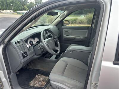 2005 Dodge Dakota SLT   - Photo 8 - Forsyth, GA 31029