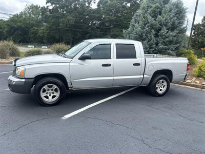 2005 Dodge Dakota SLT   - Photo 2 - Forsyth, GA 31029