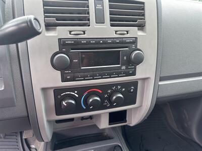 2005 Dodge Dakota SLT   - Photo 9 - Forsyth, GA 31029