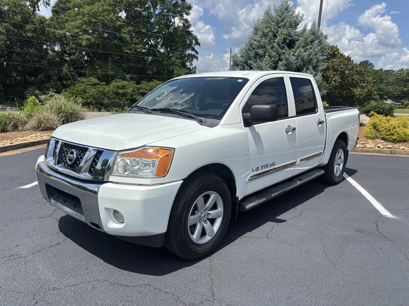 2013 Nissan Titan SV  