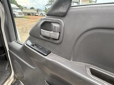 2005 Isuzu NPR   - Photo 17 - Forsyth, GA 31029