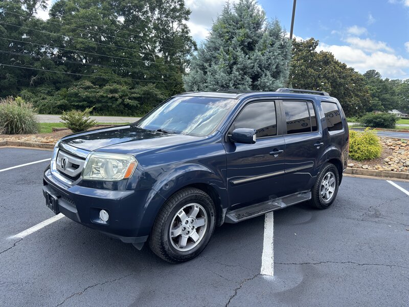 2010 Honda Pilot Touring 4WD w/ NAVI and RES's photo