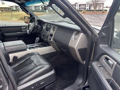 2017 Ford Expedition Limited   - Photo 9 - Forsyth, GA 31029