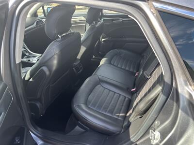 2014 Ford Fusion SE   - Photo 8 - Forsyth, GA 31029