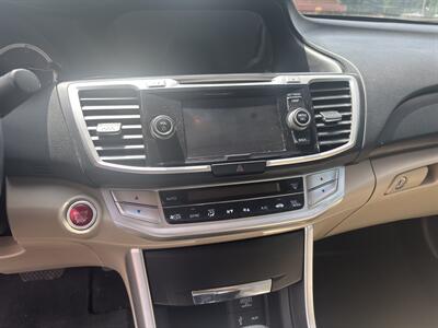 2015 Honda Accord EX-L   - Photo 13 - Forsyth, GA 31029