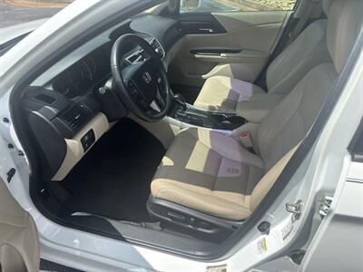 2015 Honda Accord EX-L   - Photo 10 - Forsyth, GA 31029