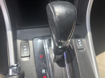 2015 Honda Accord EX-L   - Photo 12 - Forsyth, GA 31029