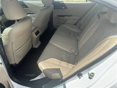 2015 Honda Accord EX-L   - Photo 8 - Forsyth, GA 31029