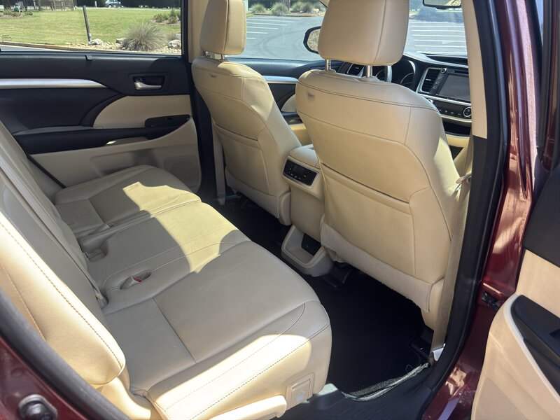 2016 Toyota Highlander XLE - Photo 22