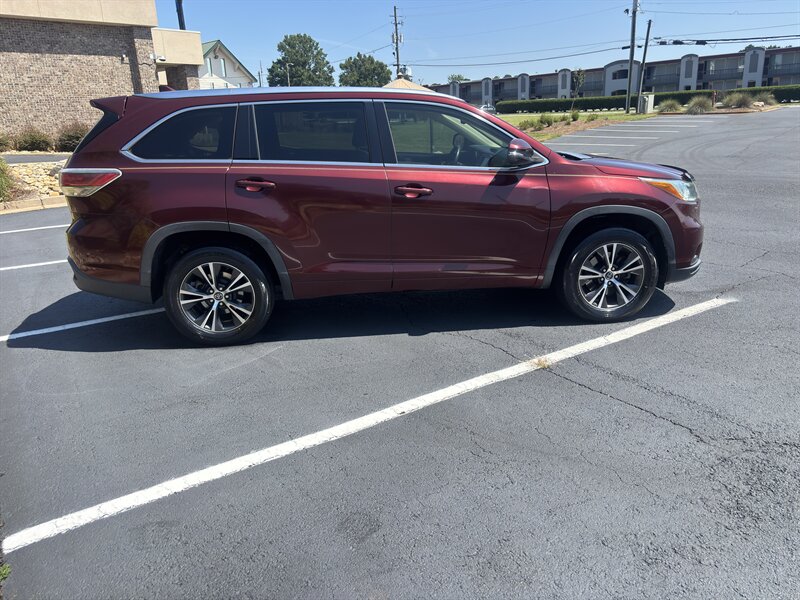 2016 Toyota Highlander XLE - Photo 6