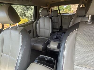 2016 Kia Sedona EX   - Photo 15 - Forsyth, GA 31029