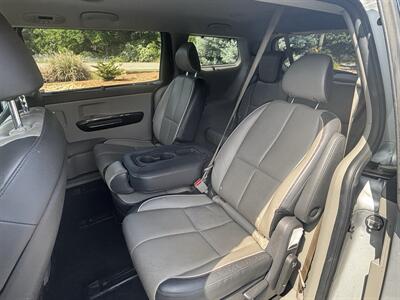 2016 Kia Sedona EX   - Photo 17 - Forsyth, GA 31029