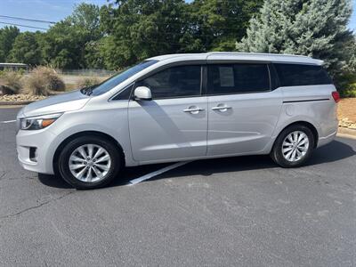 2016 Kia Sedona EX   - Photo 4 - Forsyth, GA 31029