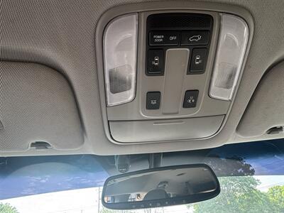 2016 Kia Sedona EX   - Photo 19 - Forsyth, GA 31029