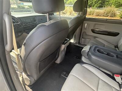 2016 Kia Sedona EX   - Photo 18 - Forsyth, GA 31029