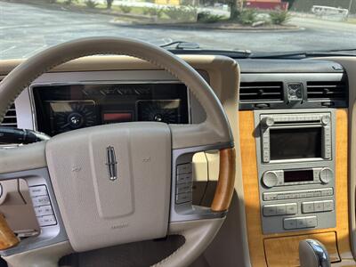2007 Lincoln Navigator Luxury   - Photo 10 - Forsyth, GA 31029