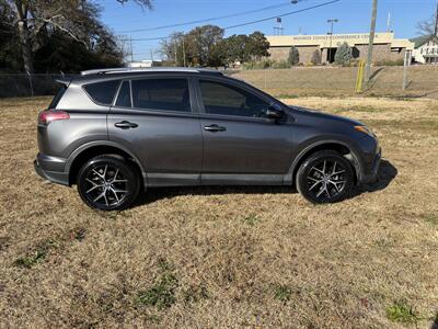 2018 Toyota RAV4 SE  