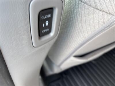 2016 Honda Odyssey SE   - Photo 11 - Forsyth, GA 31029