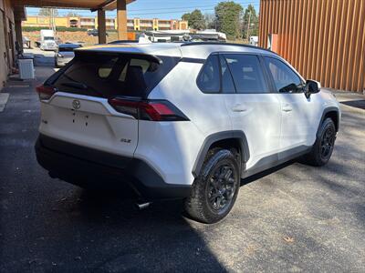 2021 Toyota RAV4 XLE   - Photo 3 - Forsyth, GA 31029