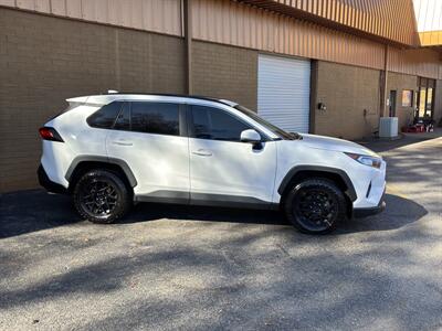 2021 Toyota RAV4 XLE   - Photo 6 - Forsyth, GA 31029