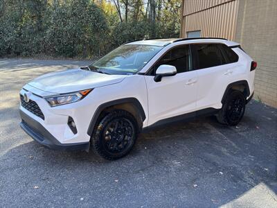 2021 Toyota RAV4 XLE   - Photo 2 - Forsyth, GA 31029