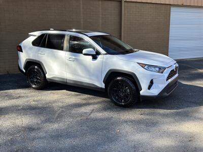 2021 Toyota RAV4 XLE   - Photo 1 - Forsyth, GA 31029