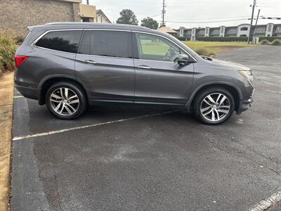 2018 Honda Pilot Touring   - Photo 6 - Forsyth, GA 31029