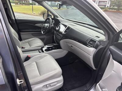 2018 Honda Pilot Touring   - Photo 23 - Forsyth, GA 31029