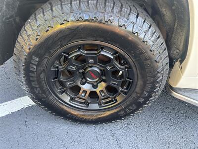 2014 Toyota 4Runner Limited - Photo 10 - Forsyth, GA 31029