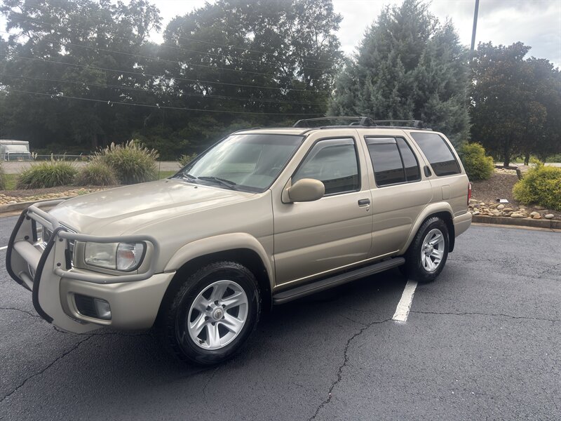 2002 Nissan Pathfinder SE  