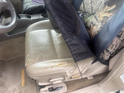 2002 Nissan Pathfinder SE   - Photo 9 - Forsyth, GA 31029
