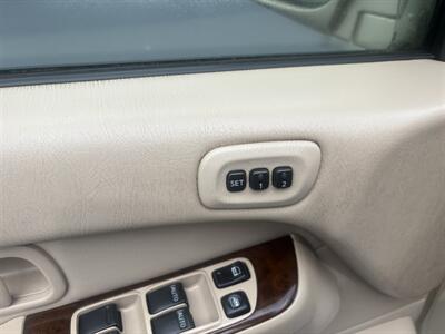2002 Nissan Pathfinder SE   - Photo 15 - Forsyth, GA 31029