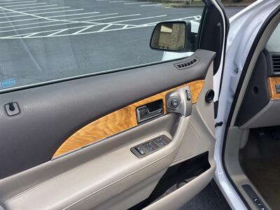 2015 Lincoln MKX - Photo 11 - Forsyth, GA 31029