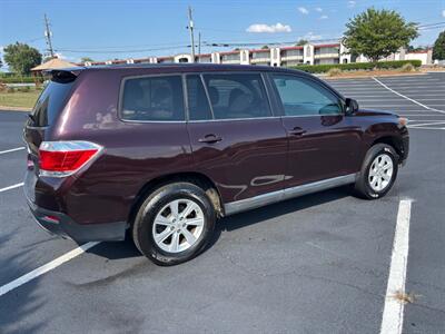 2013 Toyota Highlander - Photo 5 - Forsyth, GA 31029