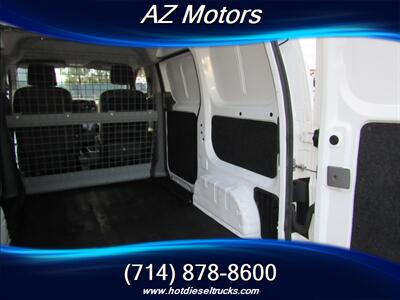 2018 Nissan NV200 SV MINI VAN   - Photo 16 - Orange, CA 92867