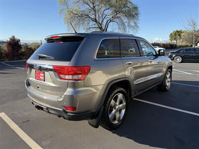 2012 Jeep Grand Cherokee Overland  FINANCING AVAILABLE - Photo 5 - Concord, CA 94520