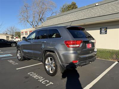 2012 Jeep Grand Cherokee Overland  FINANCING AVAILABLE - Photo 3 - Concord, CA 94520
