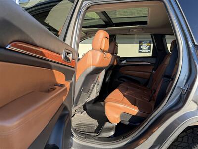 2012 Jeep Grand Cherokee Overland  FINANCING AVAILABLE - Photo 10 - Concord, CA 94520