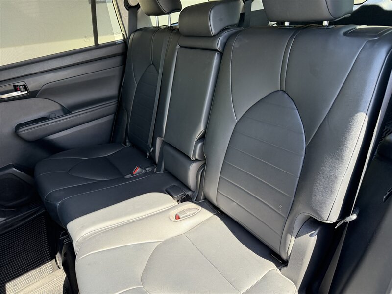 2020 Toyota Highlander XLE AWD Financing Available! - Photo 10 - Concord, CA 94520