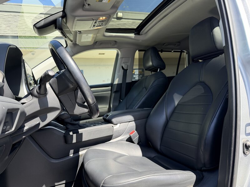 2020 Toyota Highlander XLE AWD Financing Available! - Photo 7 - Concord, CA 94520