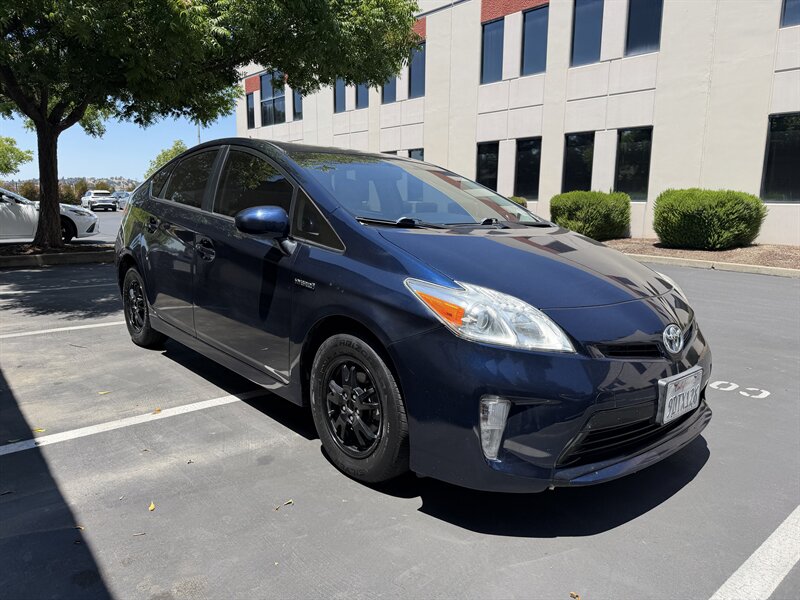 2014 Toyota Prius Hybrid! Clean Title! Low Miles! Financing Available! - Photo 8 - Concord, CA 94520