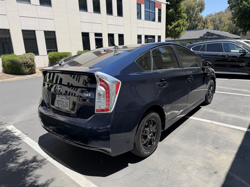 2014 Toyota Prius Hybrid! Clean Title! Low Miles! Financing Available! - Photo 6 - Concord, CA 94520