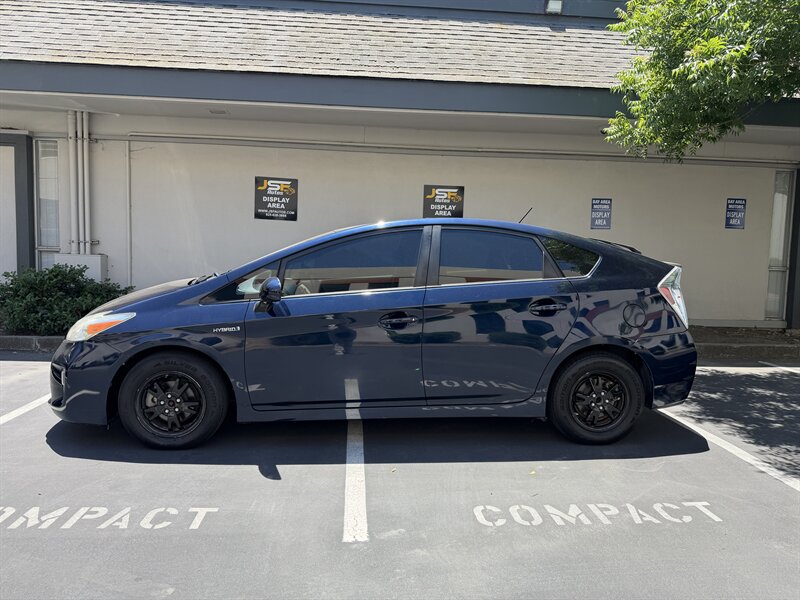 2014 Toyota Prius Hybrid! Clean Title! Low Miles! Financing Available! - Photo 3 - Concord, CA 94520