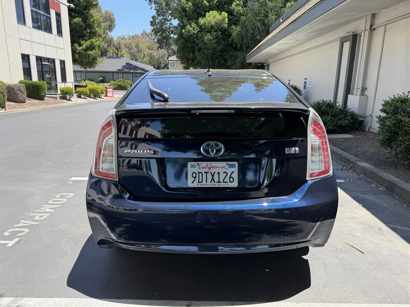 2014 Toyota Prius Hybrid! Clean Title! Low Miles! Financing Available! - Photo 5 - Concord, CA 94520