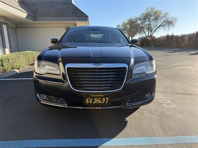 2012 Chrysler 300 Series S V8  FINANCING AVAILABLE - Photo 8 - Concord, CA 94520