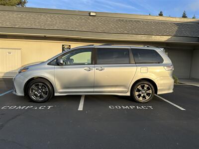 2020 Toyota Sienna SE AWD  FINANCE AVAILABLE! - Photo 2 - Concord, CA 94520
