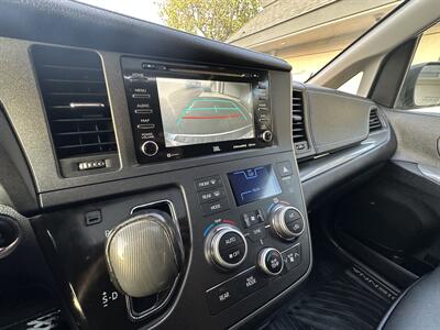 2020 Toyota Sienna SE AWD  FINANCE AVAILABLE! - Photo 19 - Concord, CA 94520