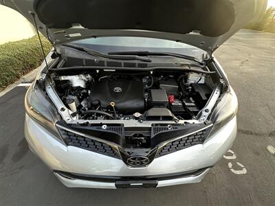 2020 Toyota Sienna SE AWD  FINANCE AVAILABLE! - Photo 9 - Concord, CA 94520