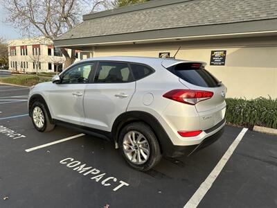 2017 Hyundai Tucson SE   - Photo 2 - Concord, CA 94520